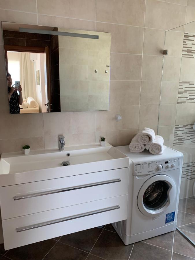 Ive Lole Ribara 38 Apartamento Bečići Exterior foto